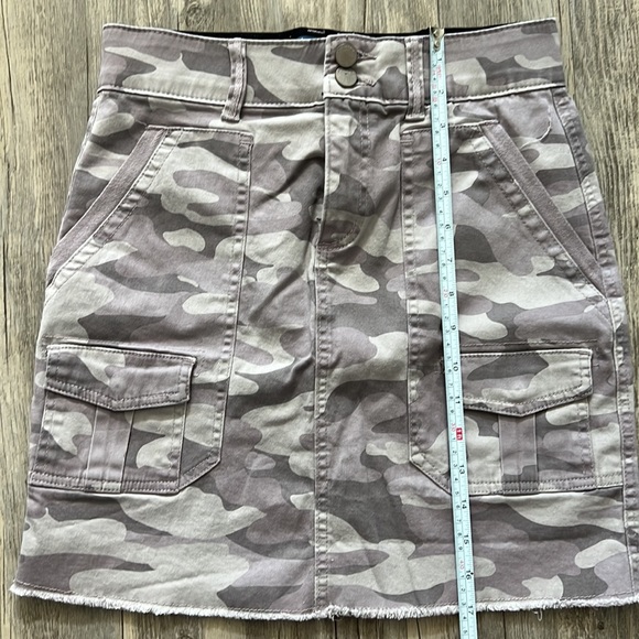 Democracy Ab technology Camo Mini Skirt size 2 - Picture 10 of 10
